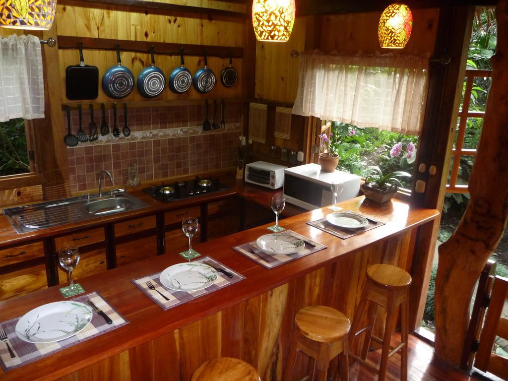 Topos Tree House Cahuita Exterior photo